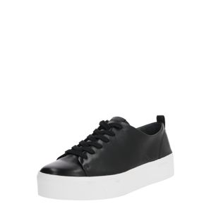 Calvin Klein Rövid szárú edzőcipők 'JANET'  fekete / fehér